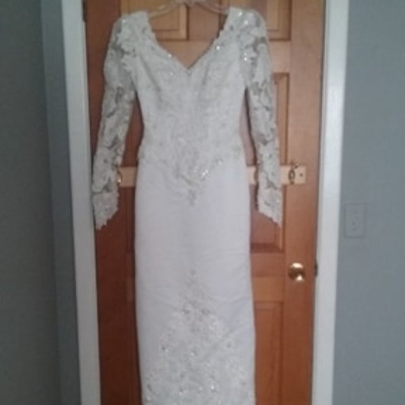 Oleg Cassini Wedding Gown & Detachable Train